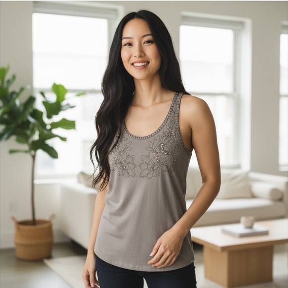 XXI Top - Picture 1 of 7